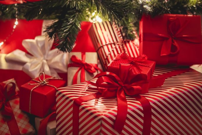 best gifts for photographers under $2,500