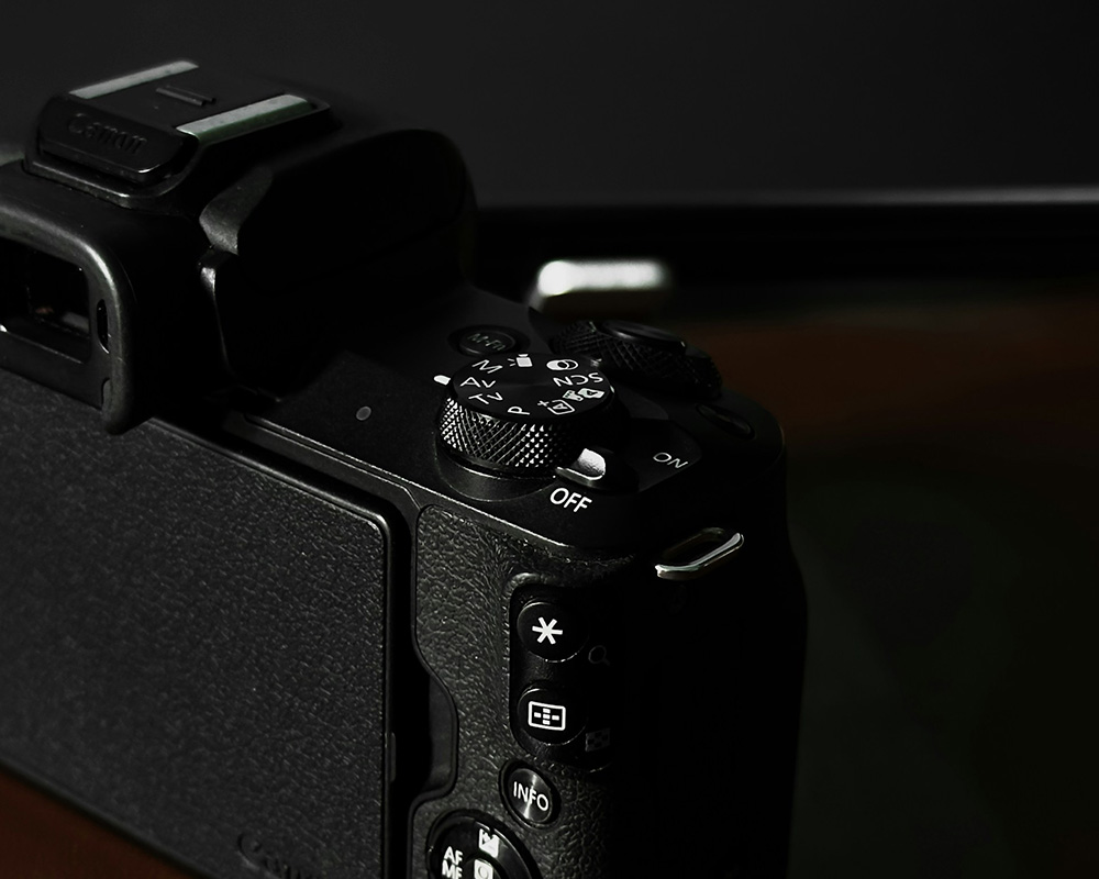 canon eos m50 dials