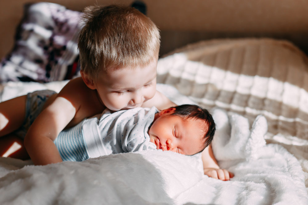 newborn photography ideas siblings